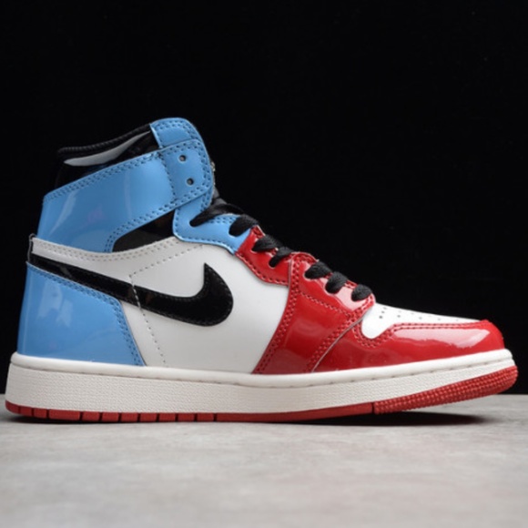 AIR JORDAN 1 RETRO HIGH FEARLESS UNC CHICAGO main image 5
